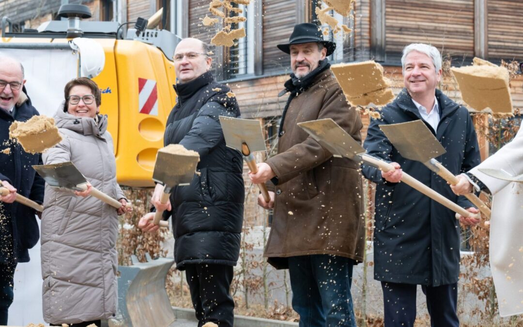 Spatenstich der Firma Huber in Berching