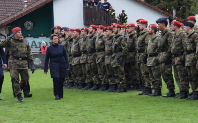 Feierliches Gelöbnis der Rekruten des LogBat 472 in Ammerthal
