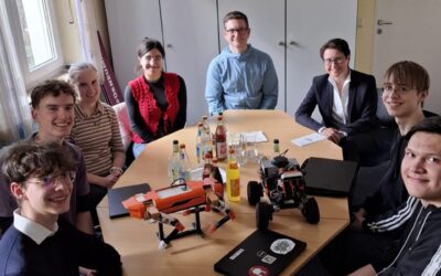 Treffen mit dem P-Seminar „Mobile Robotik“ des Willibald-Gluck-Gymnasiums