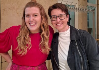 Weltfrauentag: Ausverkaufter Kabarettabend im Neumarkter Landratsamt